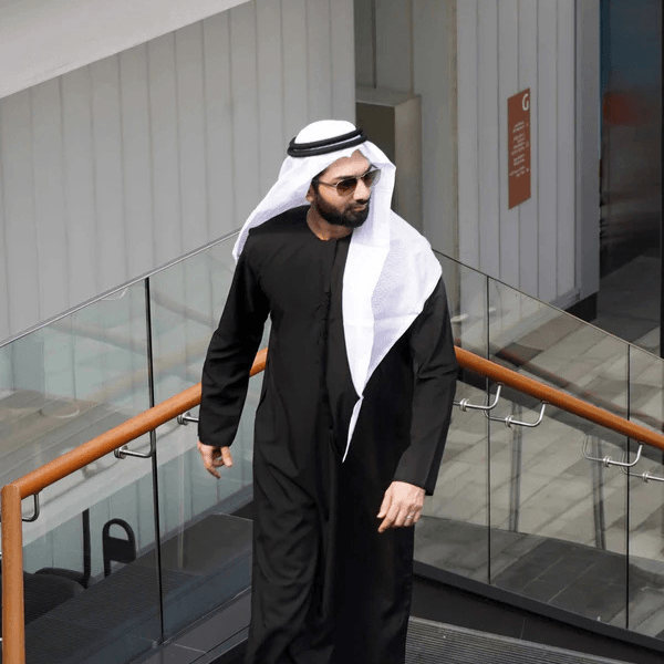 Black Emarati Thobe - alternate